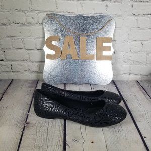 B. O. C | 8M Black Ballet Flats Tooled Embossed